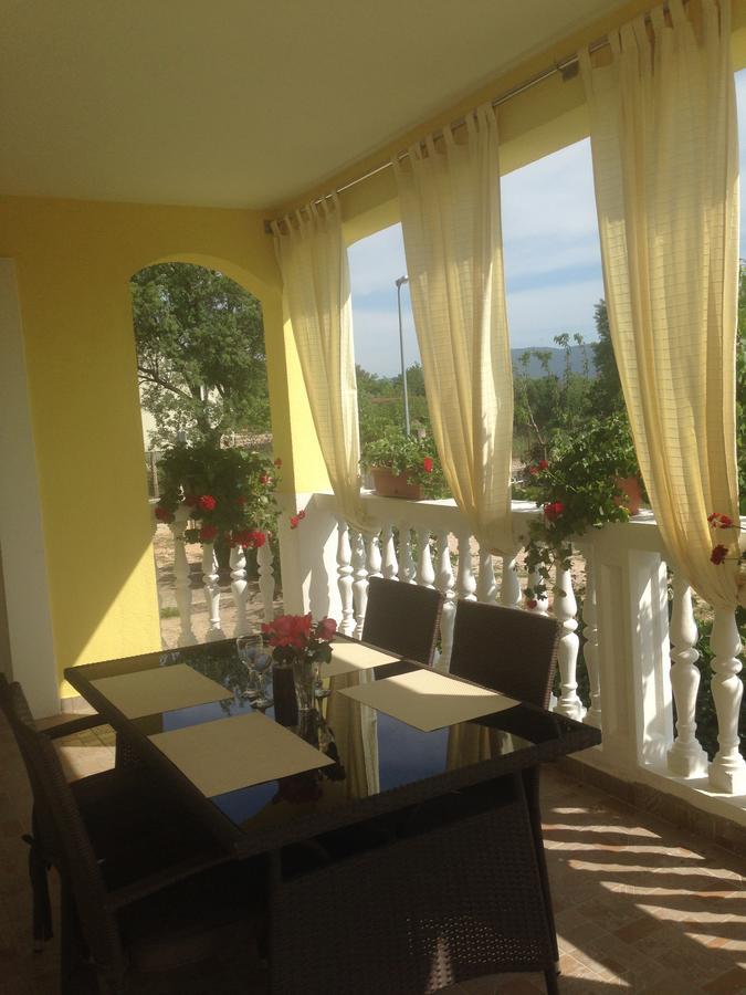 Apartmani Marijana Lozovac Exteriör bild